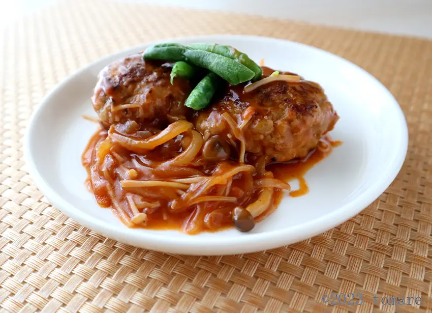煮込みハンバーグ
