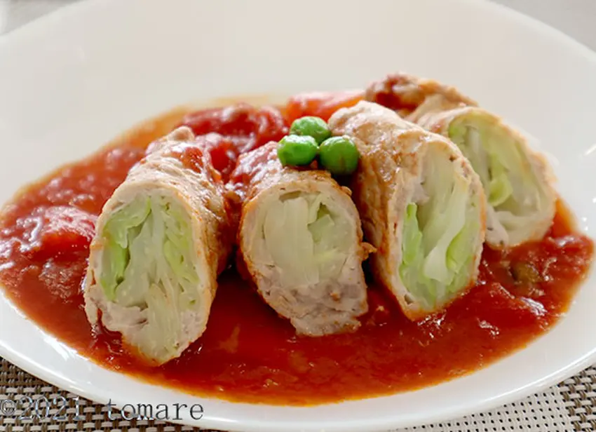豚肉キャベツ巻きトマトソース